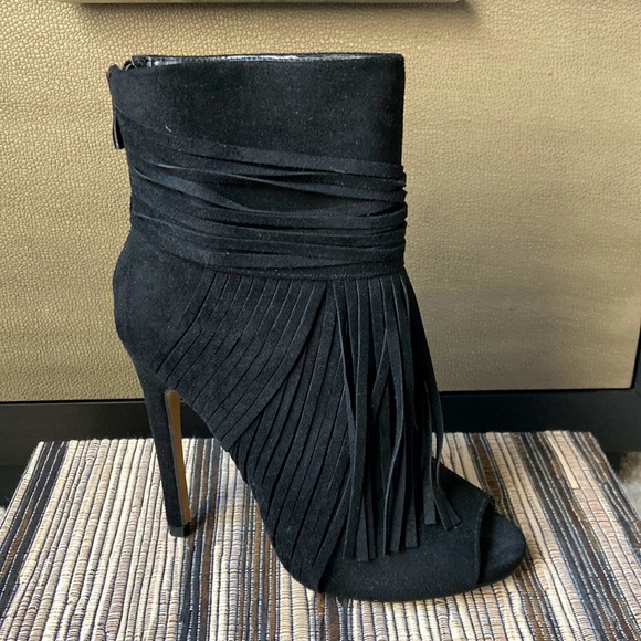 Fringe Boots - Picture 1 of 5